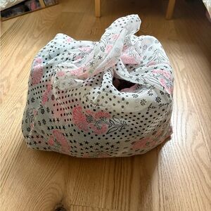 Bag of clothes bundle! Bag included